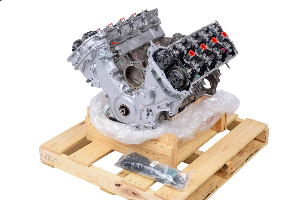 Used but New Ford Performance 5.0L Coyote V8 Crate Engine long block assembly