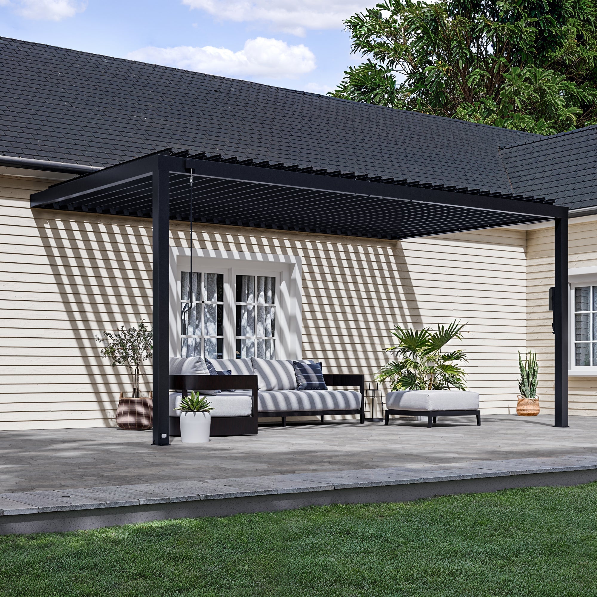18x10_Evanston_Pergola_Hero_V2
